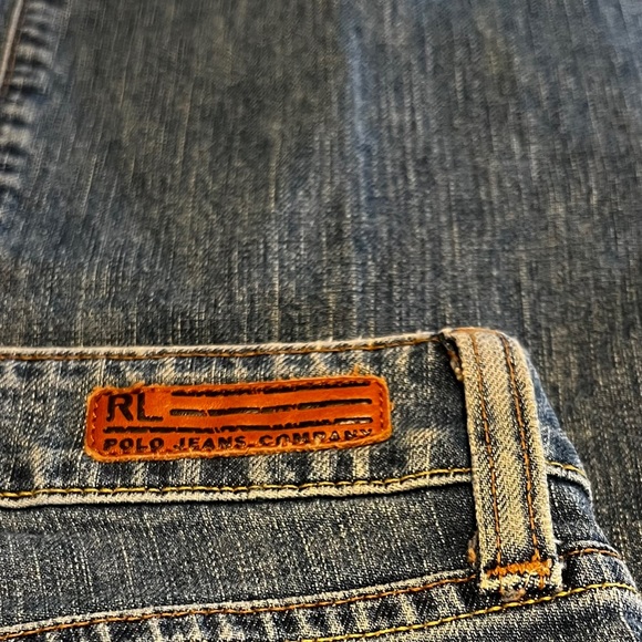 POLO RALPH LAUREN “STRETCH KELLY” JEANS. Slight distressing. Med. wash. Size: 6 - Picture 8 of 8